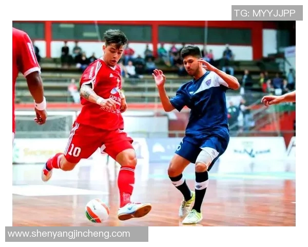 足球明星穿袜子的时尚搭配与技巧解析图片展示 足球明星穿袜子的时尚搭配与技巧解析图片展示