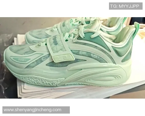 凯里欧文的篮球传奇之路与个人成长的深度探讨 凯里欧文的篮球传奇之路与个人成长的深度探讨